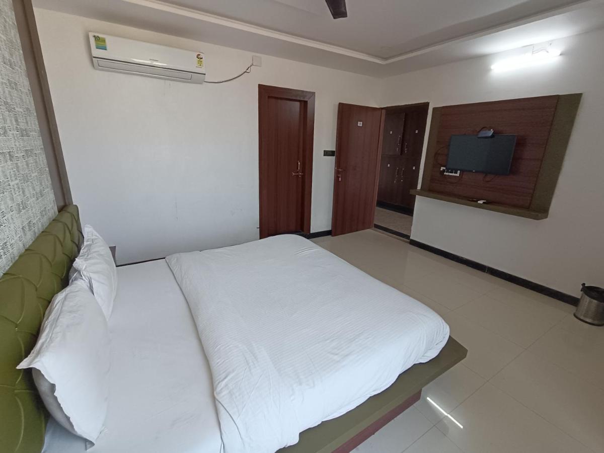 Hotel Laakhan By Ghumo Udaipur Esterno foto